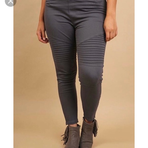 🔥HP!!! Moto Leggings- Back Pockets🔥 - Picture 2 of 7